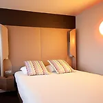 Hotell Campanile Clermont-ferrand ~
