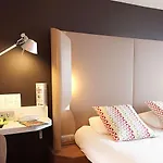 Hotell Campanile Clermont-ferrand ~