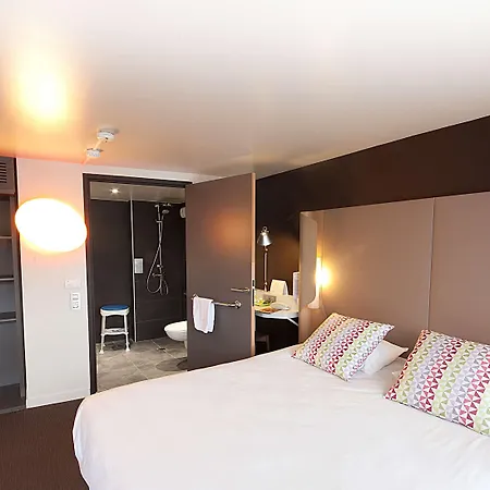 Hotell Campanile Clermont-ferrand ~