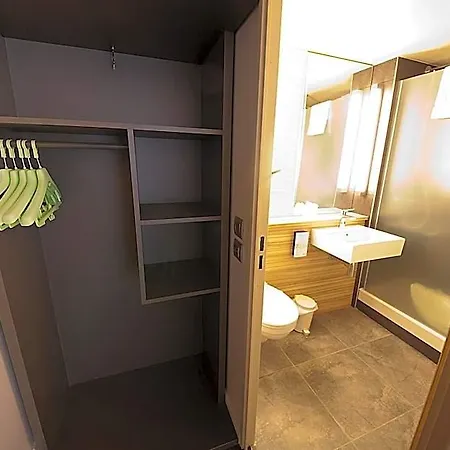 Hotel Campanile Clermont-ferrand ~ 3*