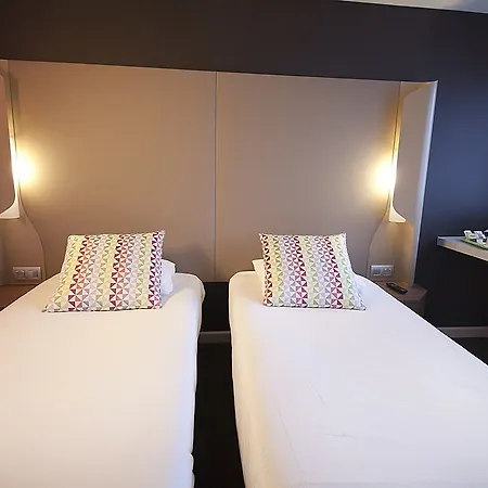 Hotell Campanile Clermont-ferrand ~
