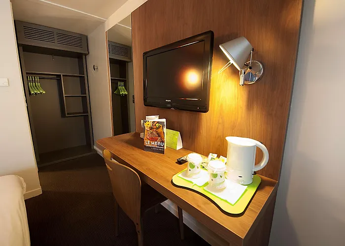 Campanile Clermont-ferrand ~ 3*