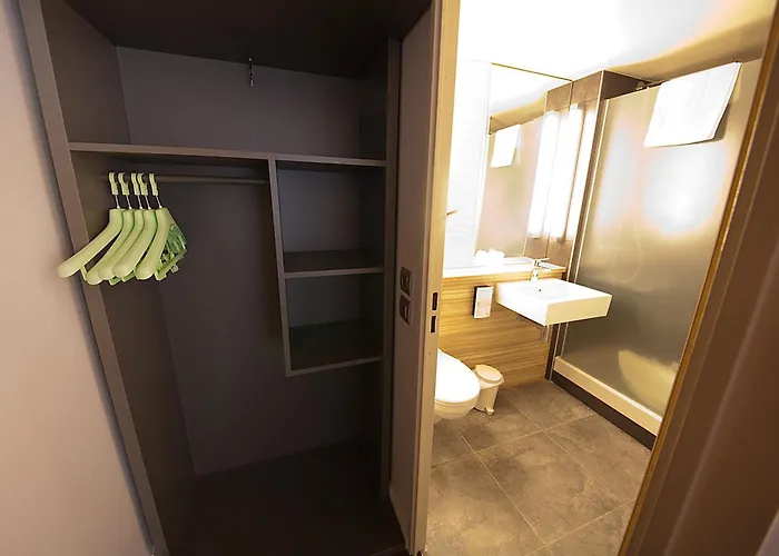 Campanile Clermont-ferrand ~ 3* Aubière