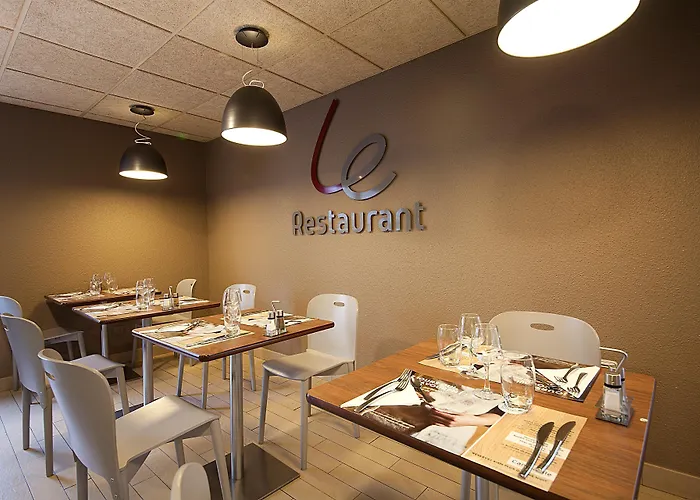 Hotell Campanile Clermont-ferrand ~